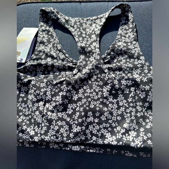 NWT Z by Zella Sports Bra - graphic floral pattern, Size S - Picture 4 of 11